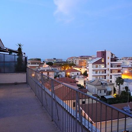 Summer And Winter Apartment Pescara Cameră foto